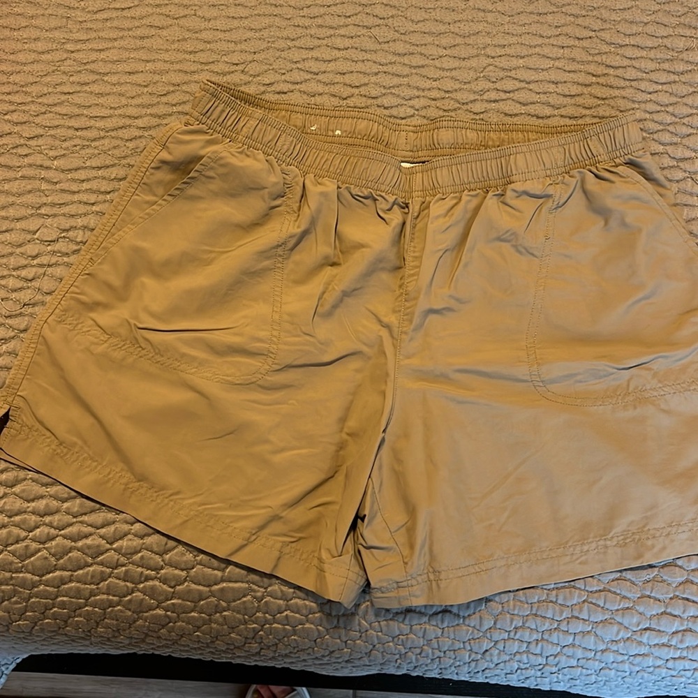Elastic waist fishing shorts
